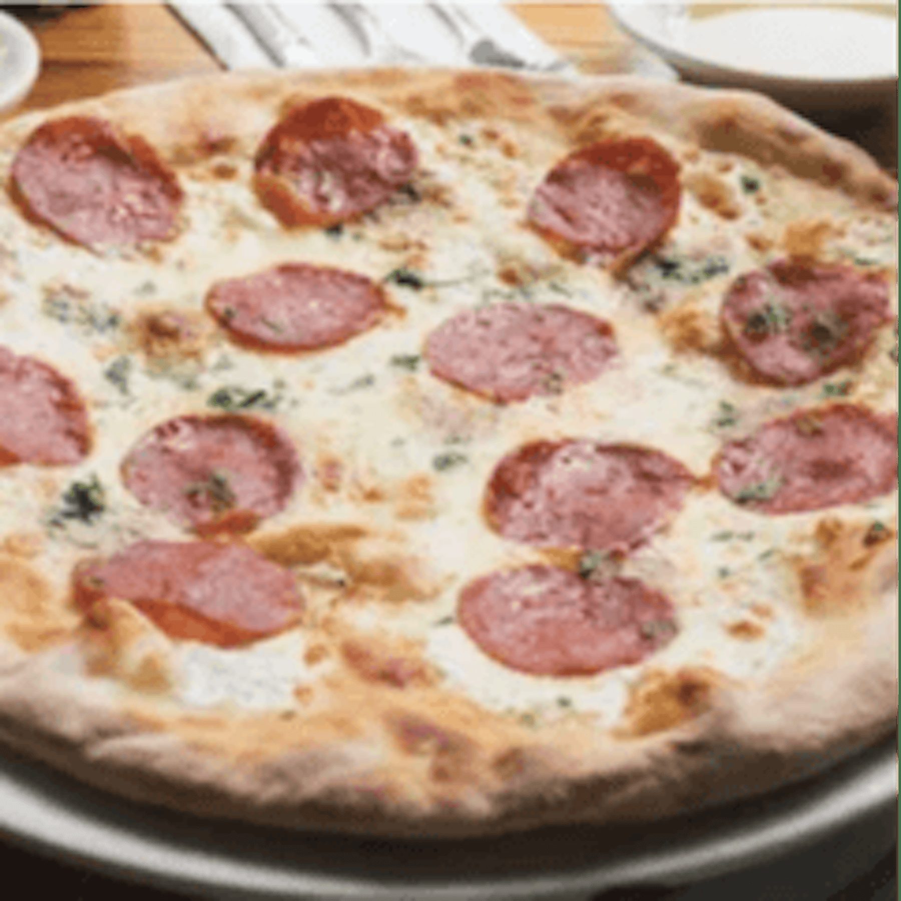 Gorgonzola Con Bel Paese E Salame Piccante Pizze.