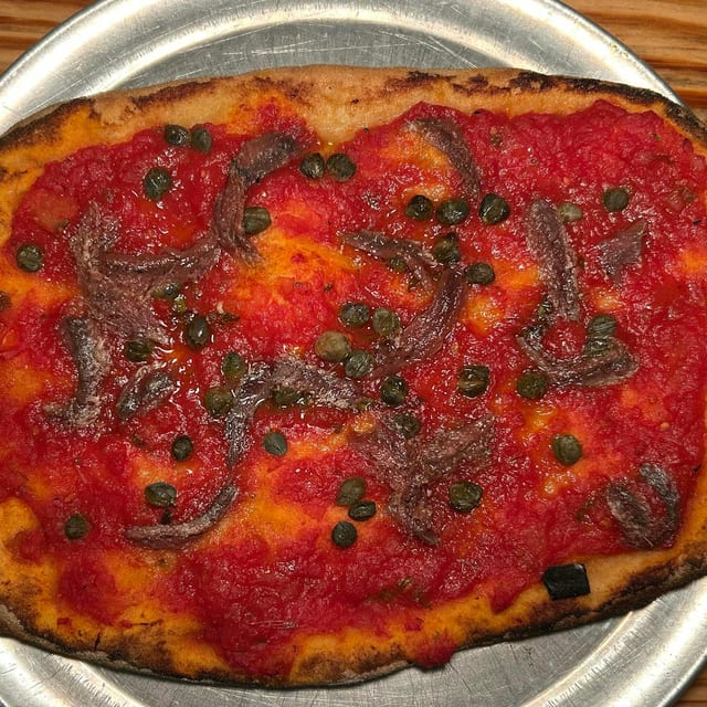 Pinsa Napoletana.