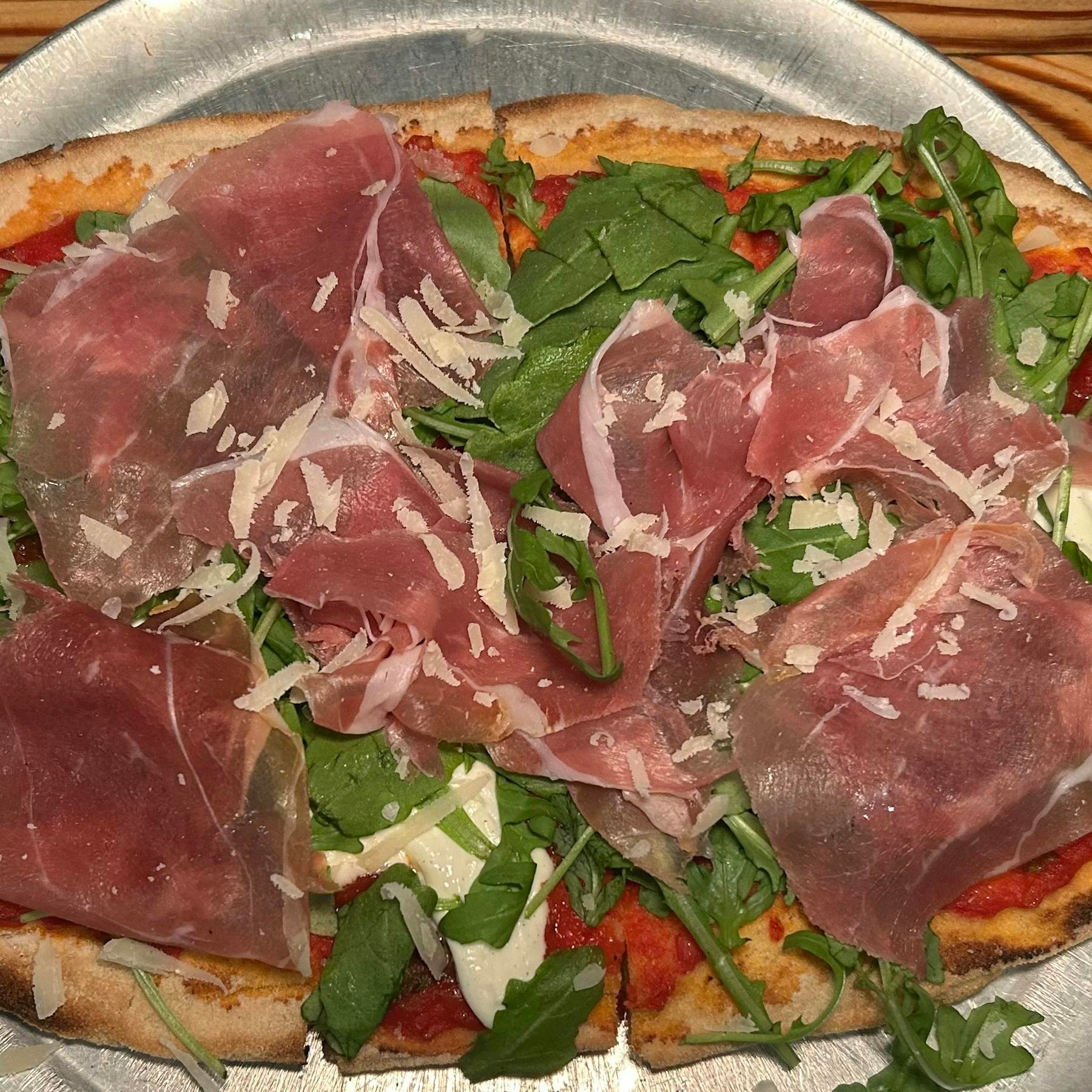 Pinsa Pizza Mascarpone E Prosciutto.