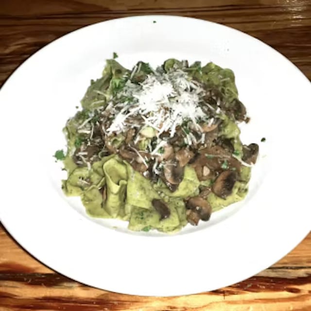 Tagliatelle Con Funghi e Pecorino Stagionato.