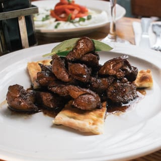 Fegatini Di Pollo Con Pane Abbrustolito