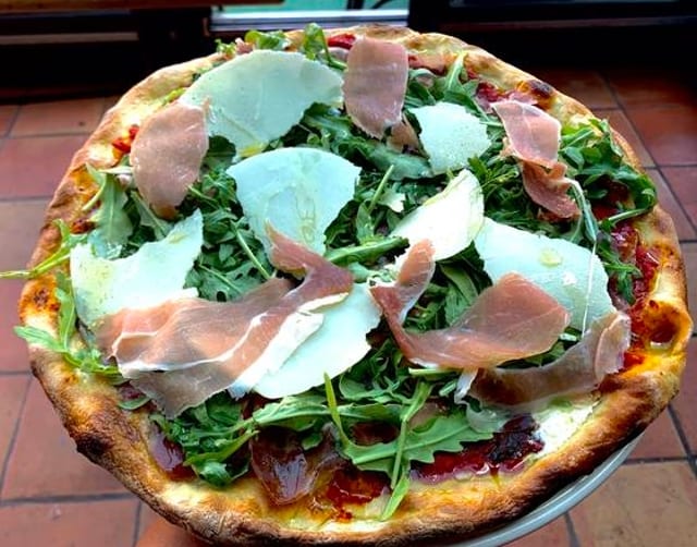 Pizza Mascarpone E Prosciutto.